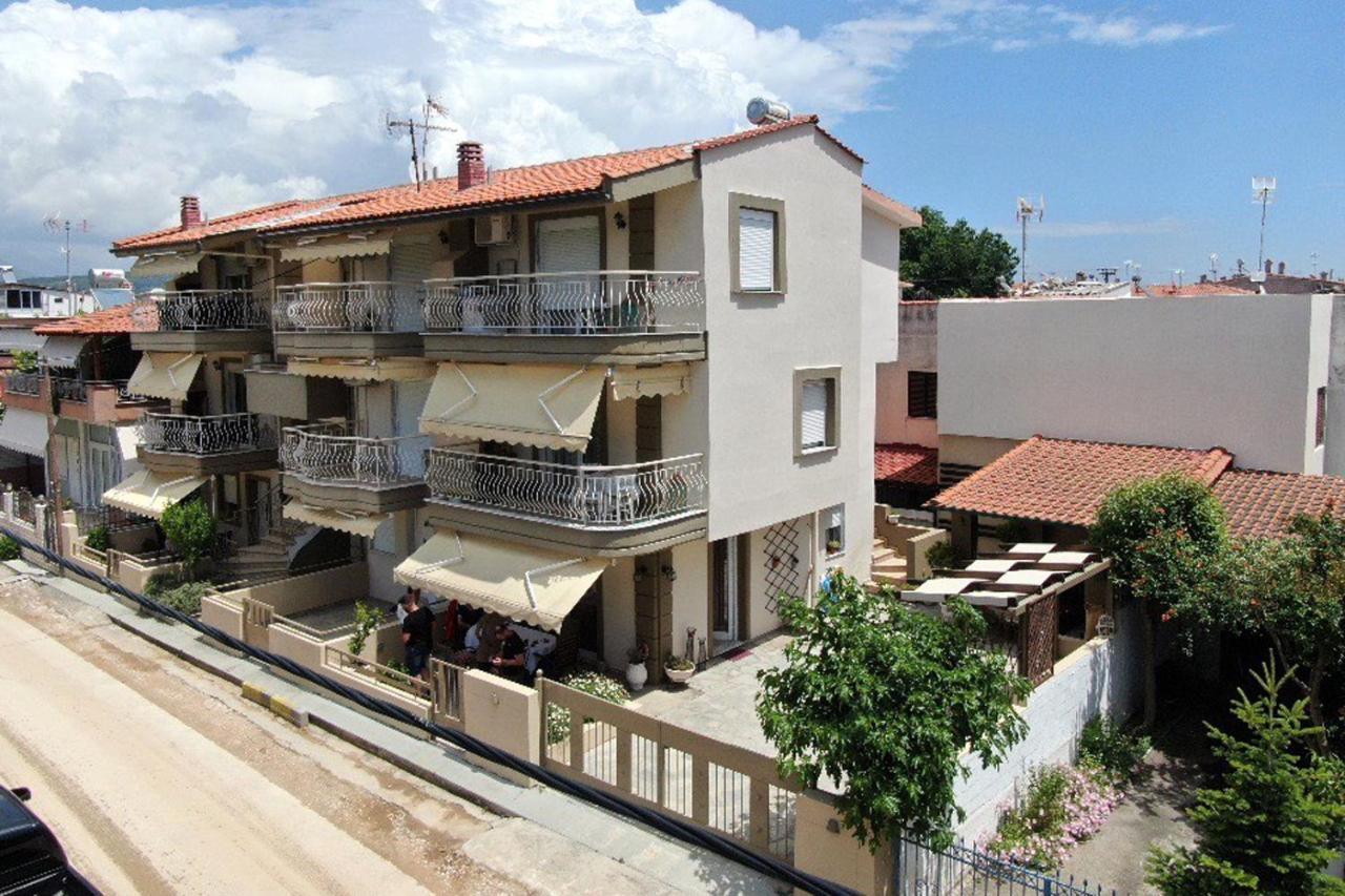 Ofrinio Central Apartments ภายนอก รูปภาพ